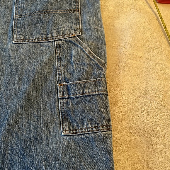 Men’s jean shorts. - Picture 3 of 8